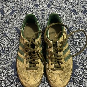 2012 vintage adidas sneakers. Spezial Adidas sneakers